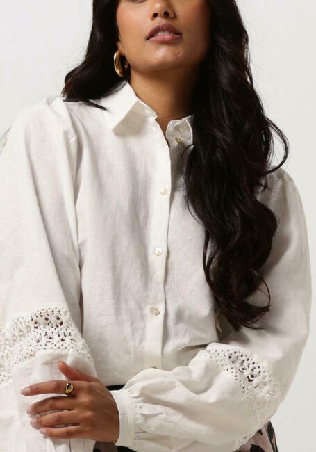 Nicht-gerade weiss NUKUS Blusen LETTIE BLOUSE EMBROIDERY - large
