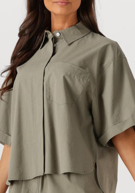 Grüne WITHBLACK Blusen WBLGUNILLA SS SHIRT - large