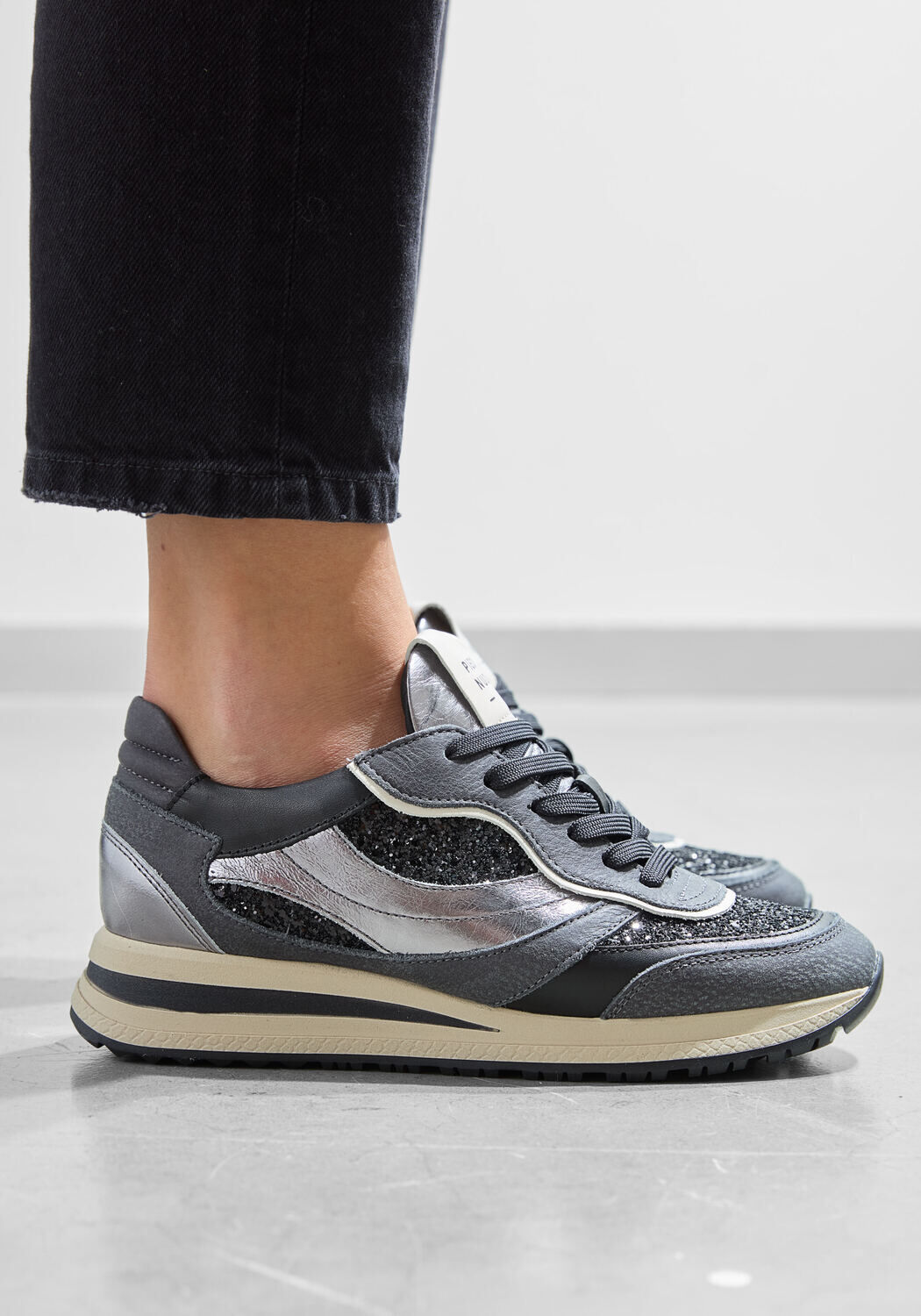 Graue PIEDI NUDI Sneaker Low SELVA 17.01 - large