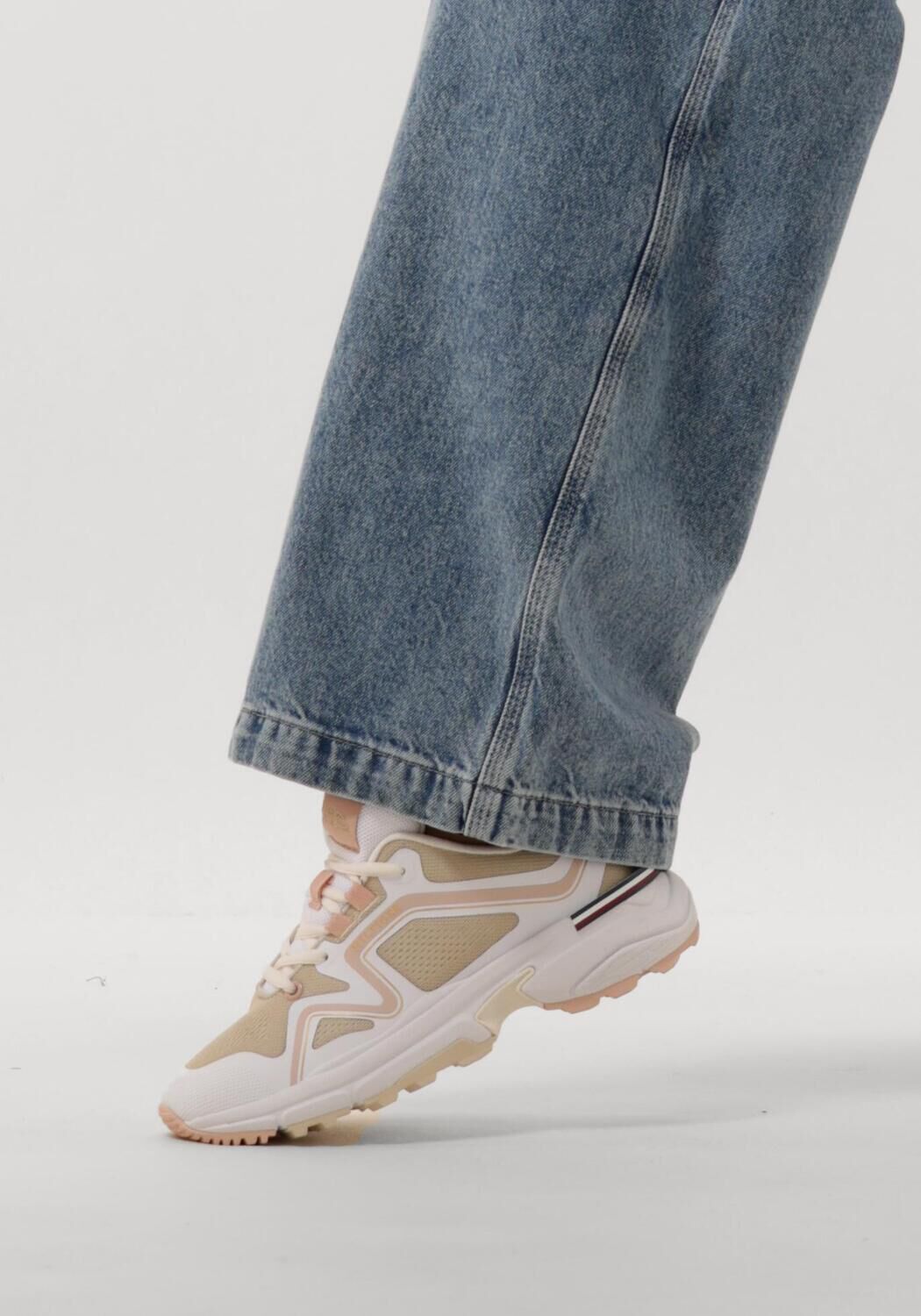 Wei&szlig;e TOMMY HILFIGER Sneaker Low WOMENS TRAIL RUNNER - large