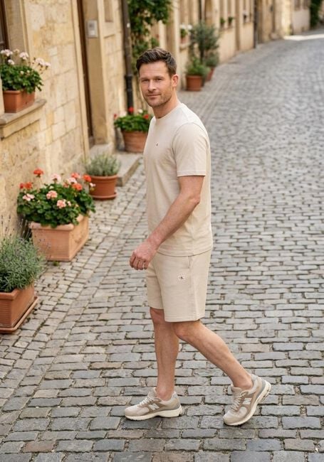 Sand CALVIN KLEIN Kurze Hose EU 350TERRY BADGE SHORT - large