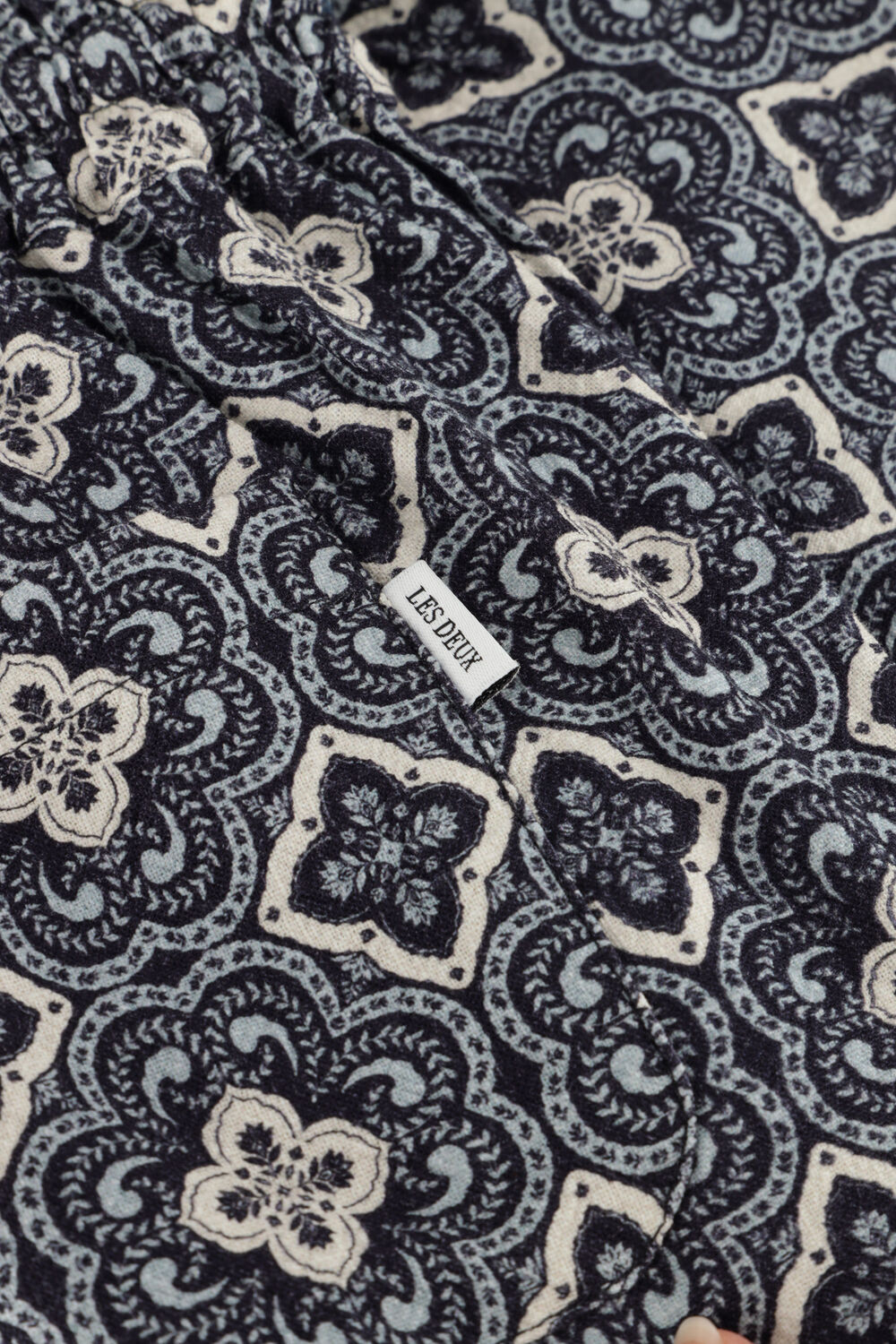 Dunkelblau LES DEUX Kurze Hose HARRY ARABESQUE SHORTS - large