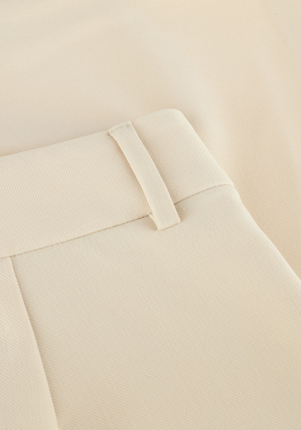 Ecru CO'COUTURE Kurze Hose VOLACC CROP PLEAT SHORTS - large