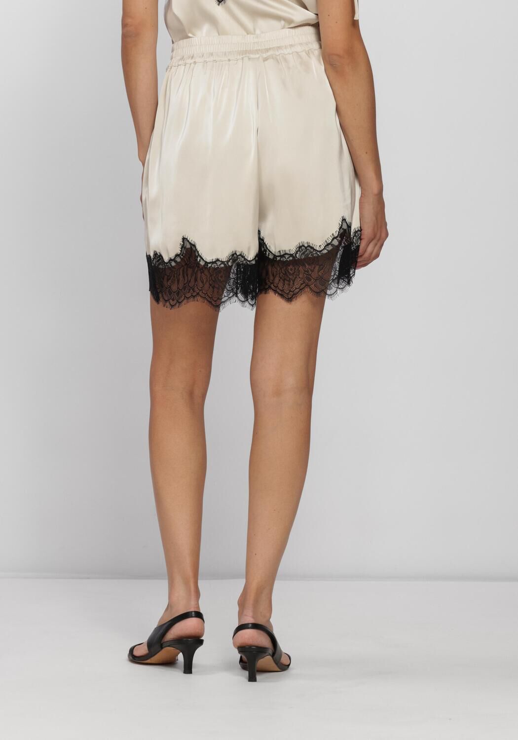 Beige GESTUZ Hosen GZLALOU HW SHORTS - large