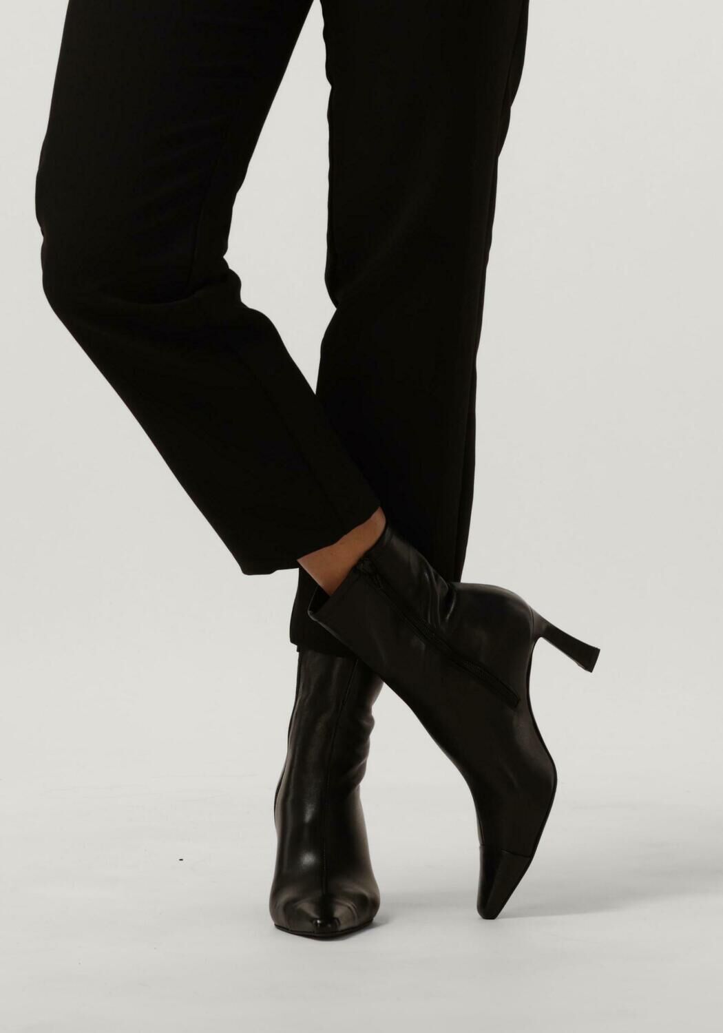 Schwarze NOTRE-V Stiefeletten ALBA - large