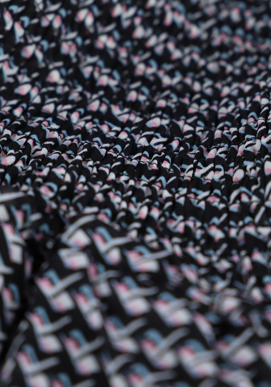 Schwarze COLOURFUL REBEL Kurze Hose MIGGY GEOMETRIC LAYER SKORT - large