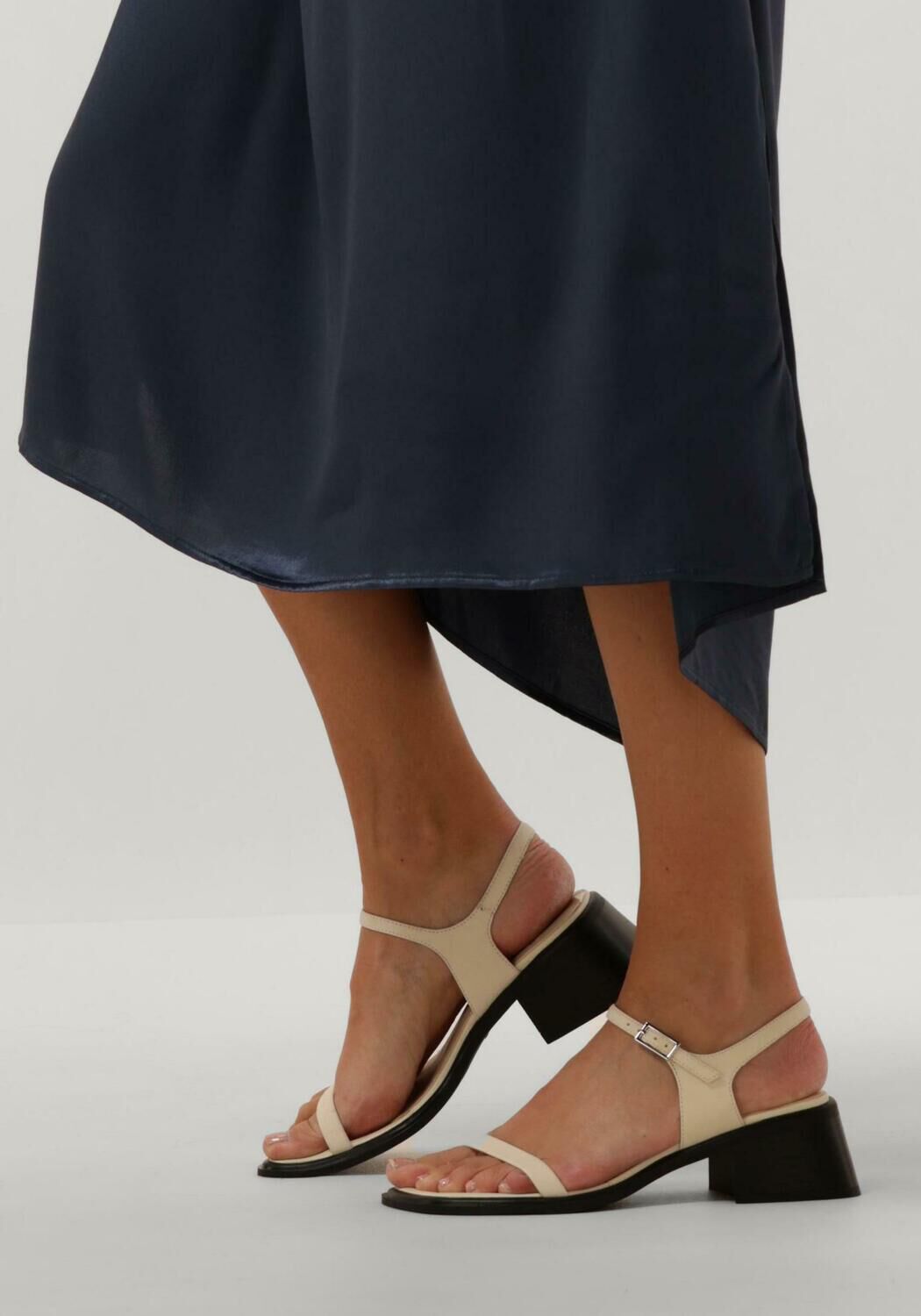 Wei&szlig;e VAGABOND SHOEMAKERS Sandalen INES 101 - large