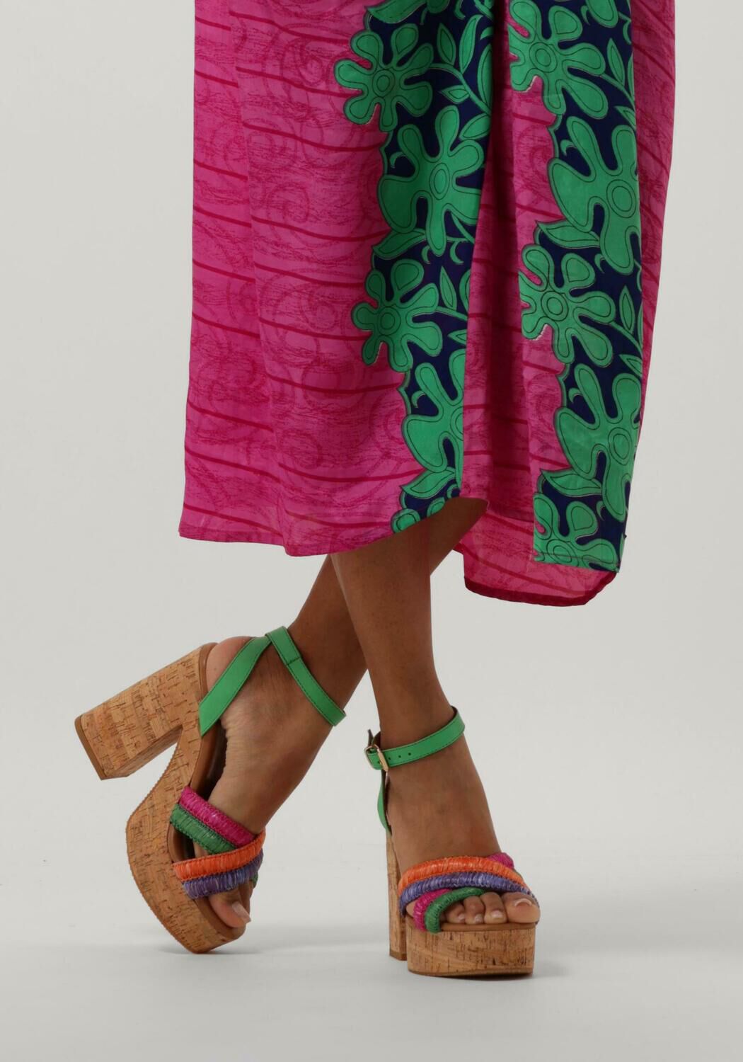 Gr&uuml;ne NOTRE-V Sandalen 618012 - large