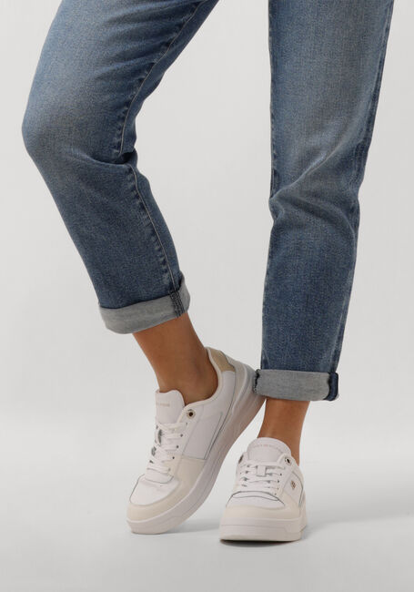 Wei&szlig;e TOMMY HILFIGER Sneaker Low ESSENTIAL BASKET - large