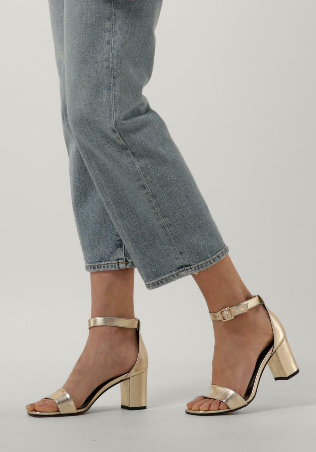 Goldfarbene NOTRE-V Sandalen 34342 - large