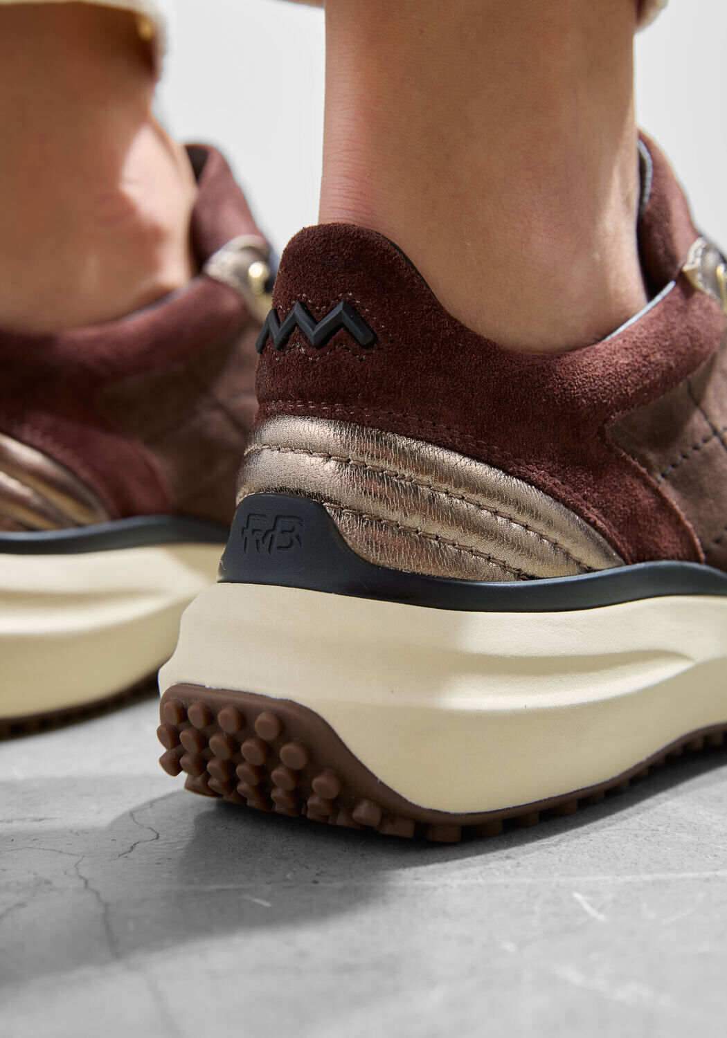 Bronzefarbene FLORIS VAN BOMMEL Sneaker SFW-10089 - large