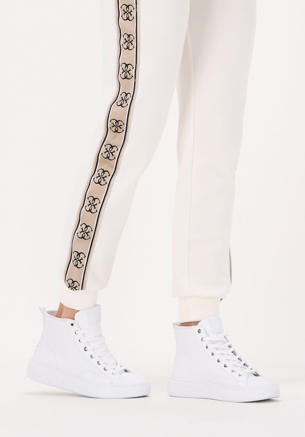 Wei&szlig;e GUESS Sneaker High INVYTE - large