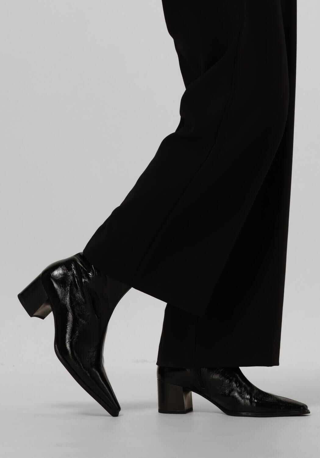 Schwarze VAGABOND SHOEMAKERS Stiefeletten GISELLE - large