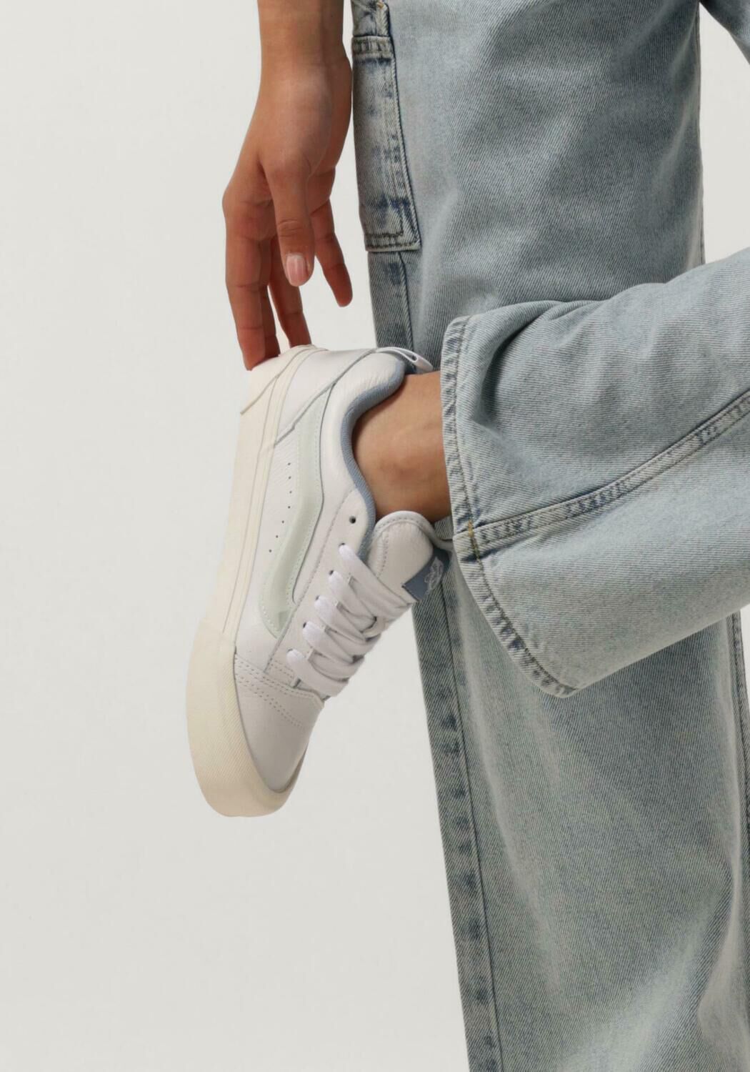 Wei&szlig;e VANS Sneaker Low KNU SKOOL - large