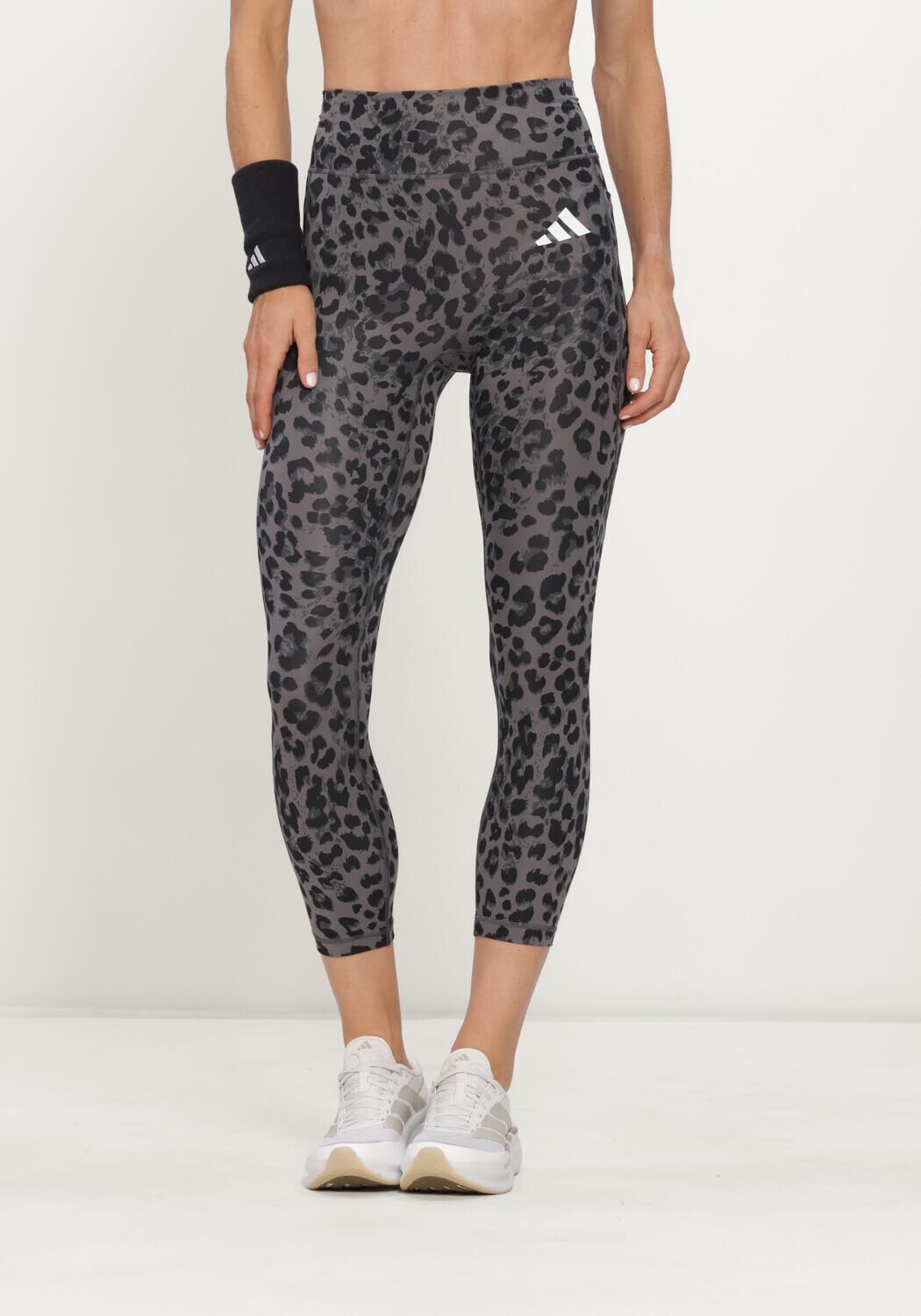 Braune ADIDAS Hosen OPT ESS AOP 7/8 - large