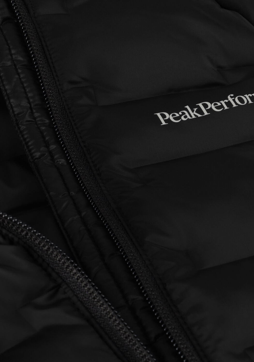 Schwarze PEAK PERFORMANCE Jack W ARGON LIGHT HOOD JACKET - large