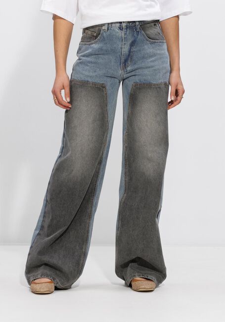 Blaue HAUTE L'AMITI&Eacute; Wide jeans TWO-TONE PATCH TALL JEANS - large