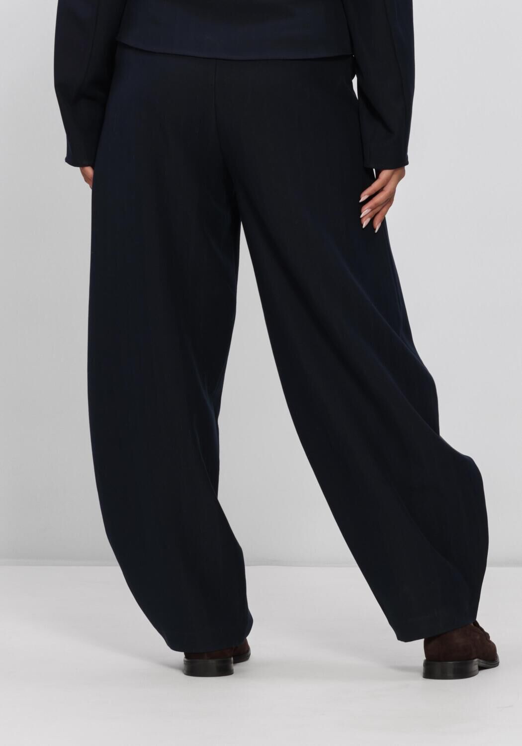 Dunkelblau AMAYA AMSTERDAM Weite Hose EVI PANTS - large