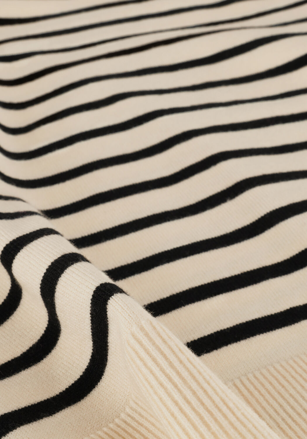 Sand CC HEART Pullover CC HEART COLLINGS COMFY STRIPE KNIT BLOUSE - large