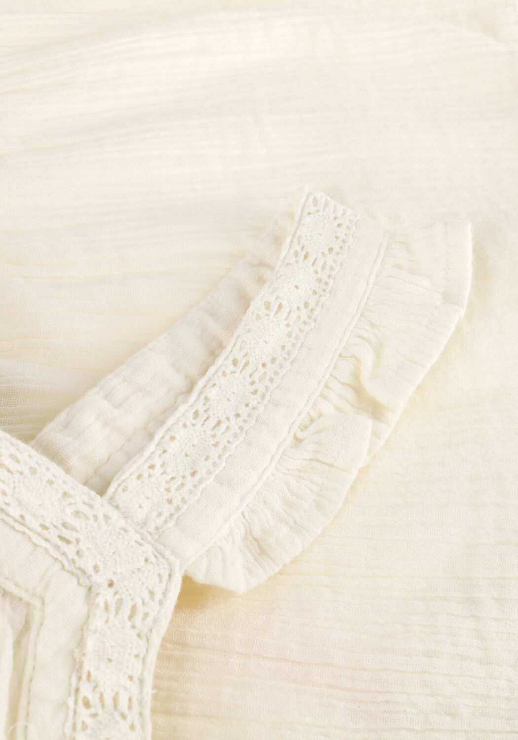 Wei&szlig;e SCOTCH & SODA Top LACE DETAIL CRINKLE COTTON TANK - large