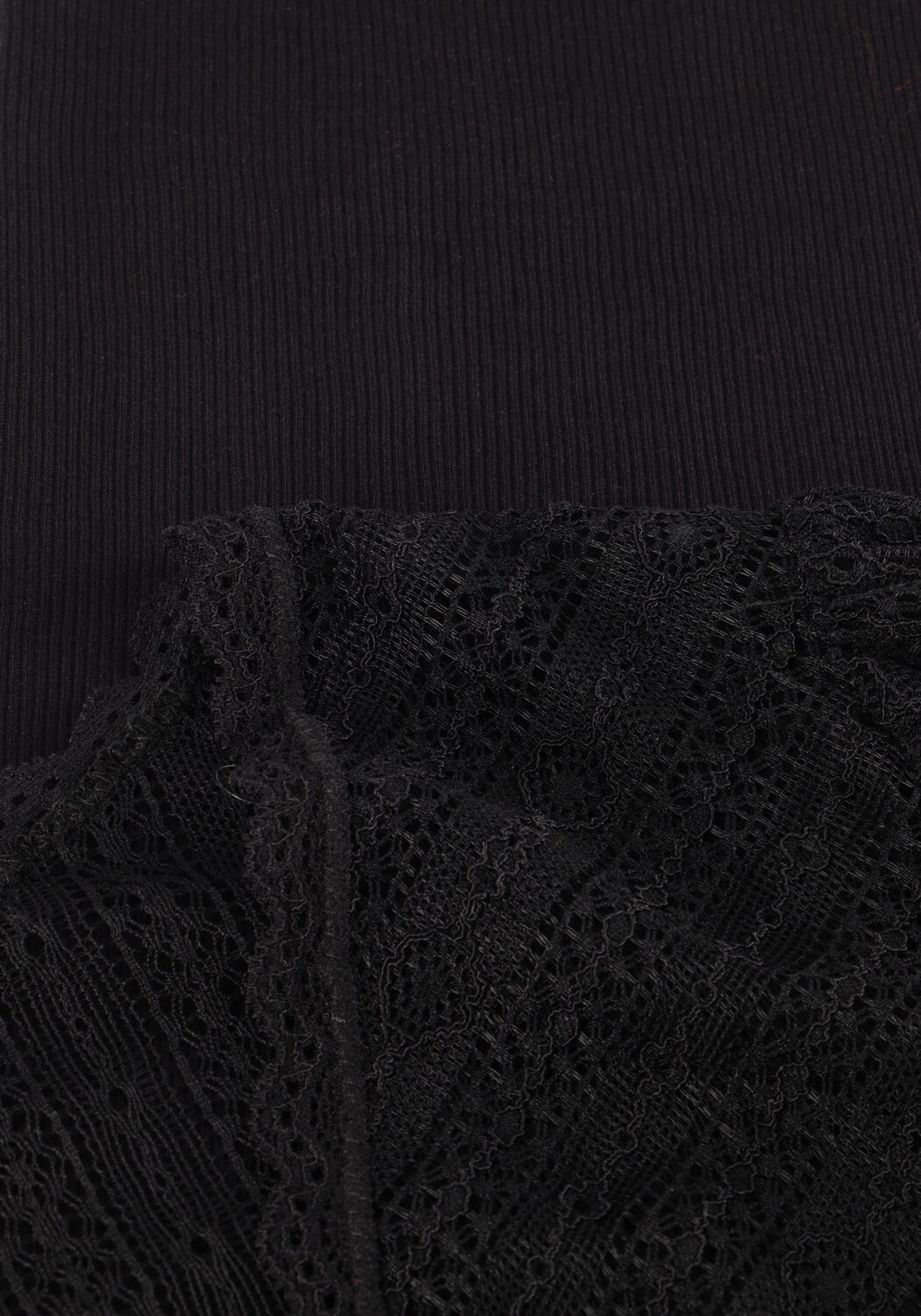 Schwarze ROSEMUNDE Top BEATHA LS REGULAR V-NECK - large