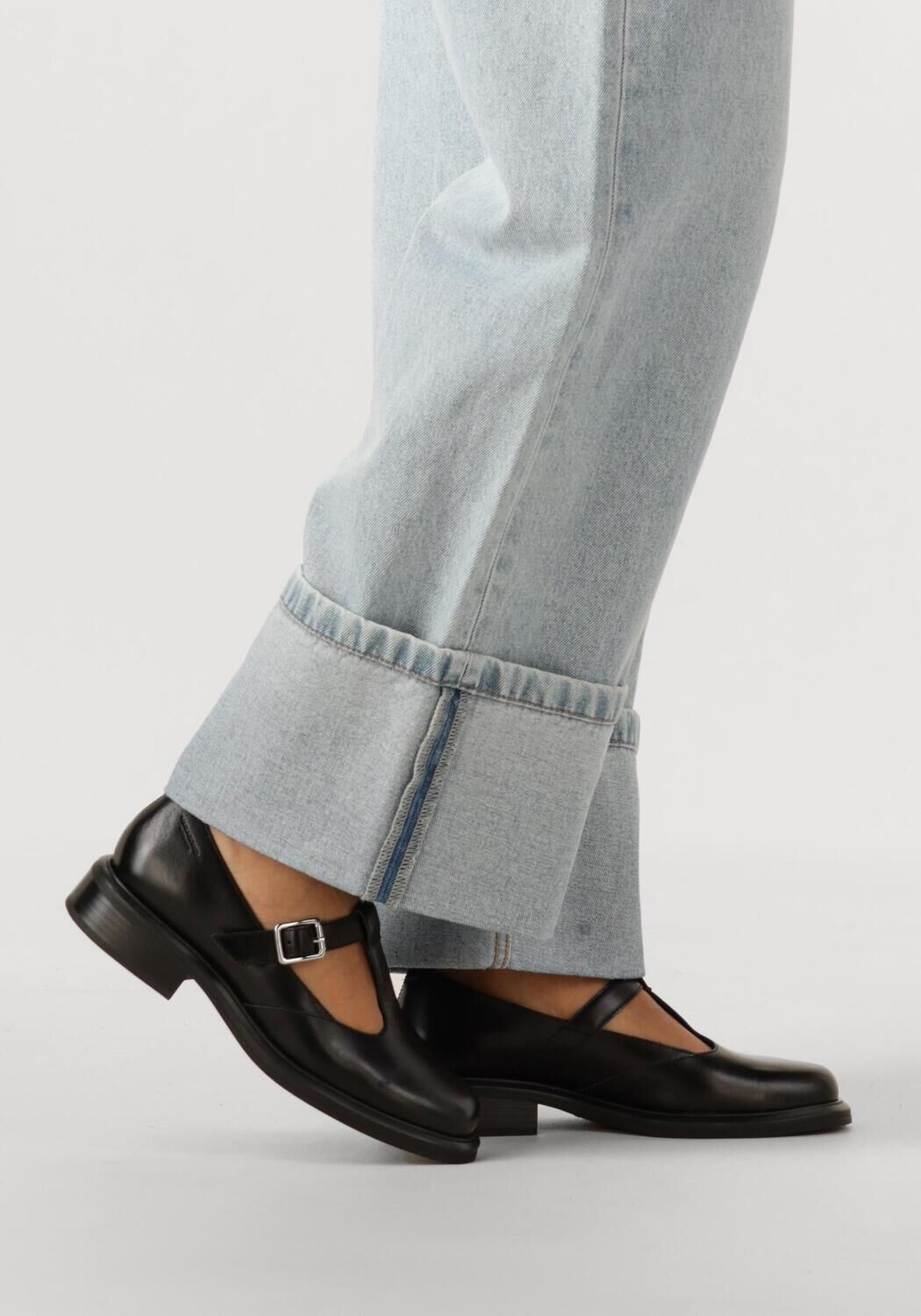 Schwarze VAGABOND SHOEMAKERS Loafer ELLIS 5930 - large