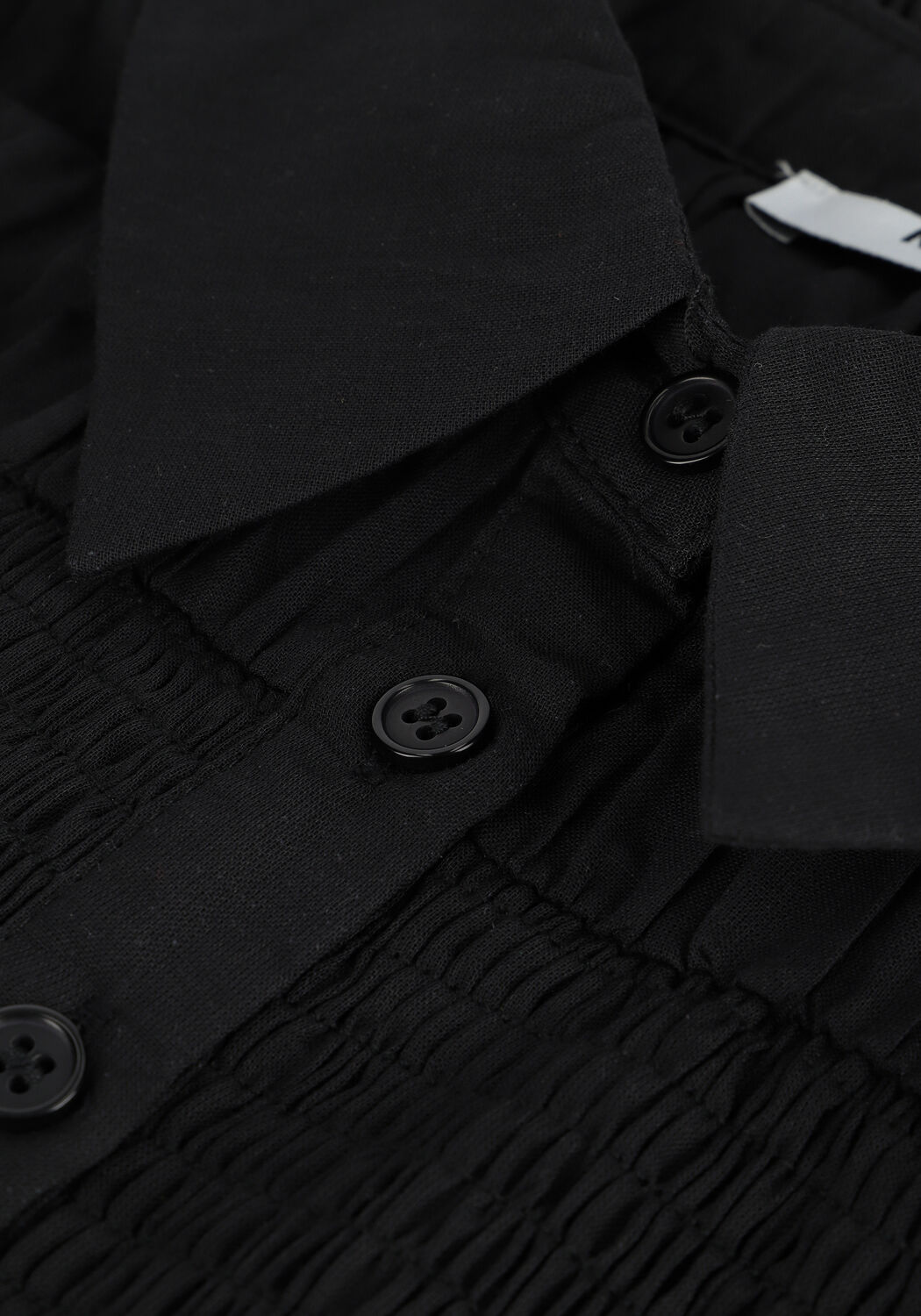 Schwarze NA-KD Blusen SMOCKED FRILL BLOUSE - large