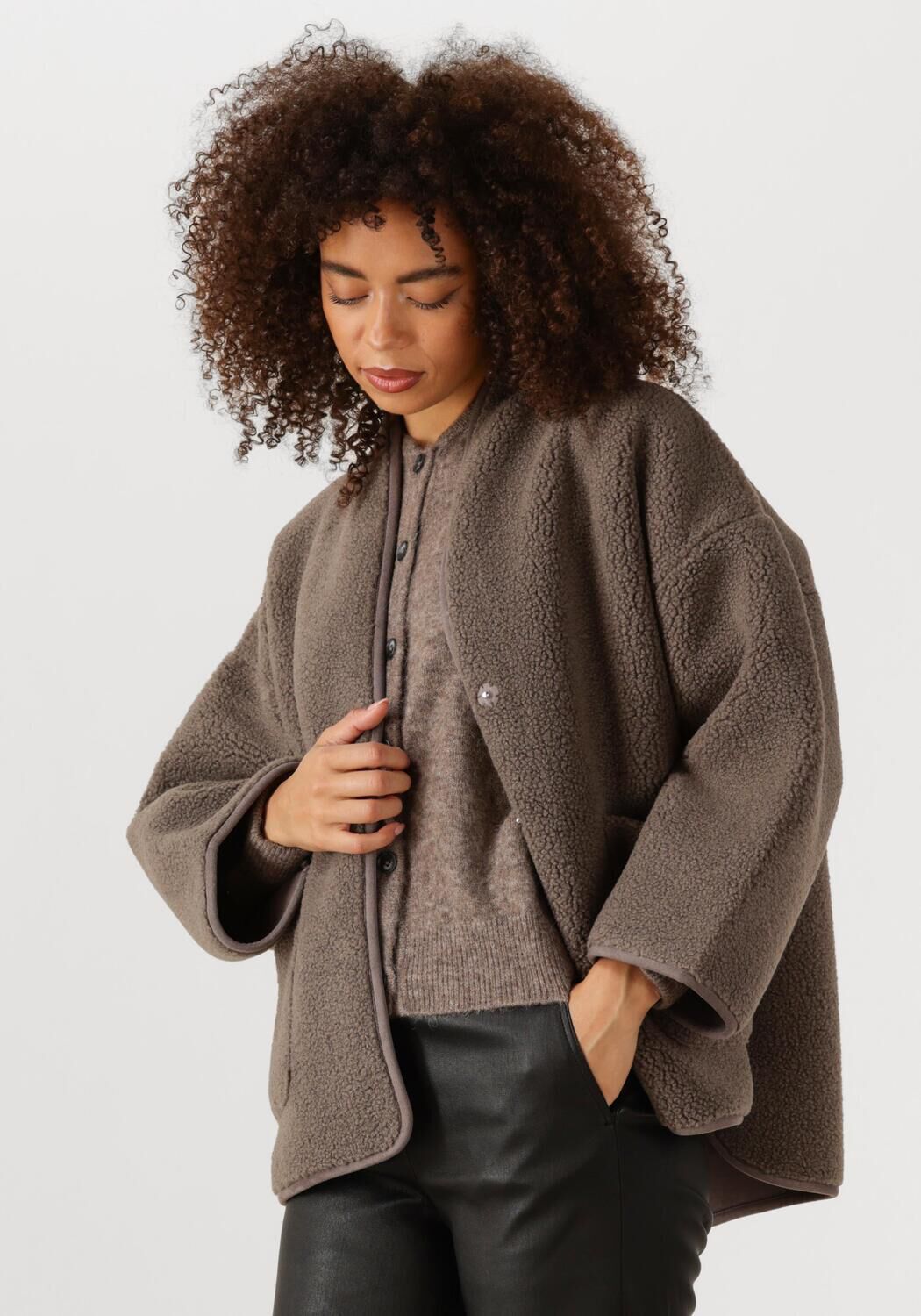 Taupe KNIT-TED Teddy-Jacke JOKO - large