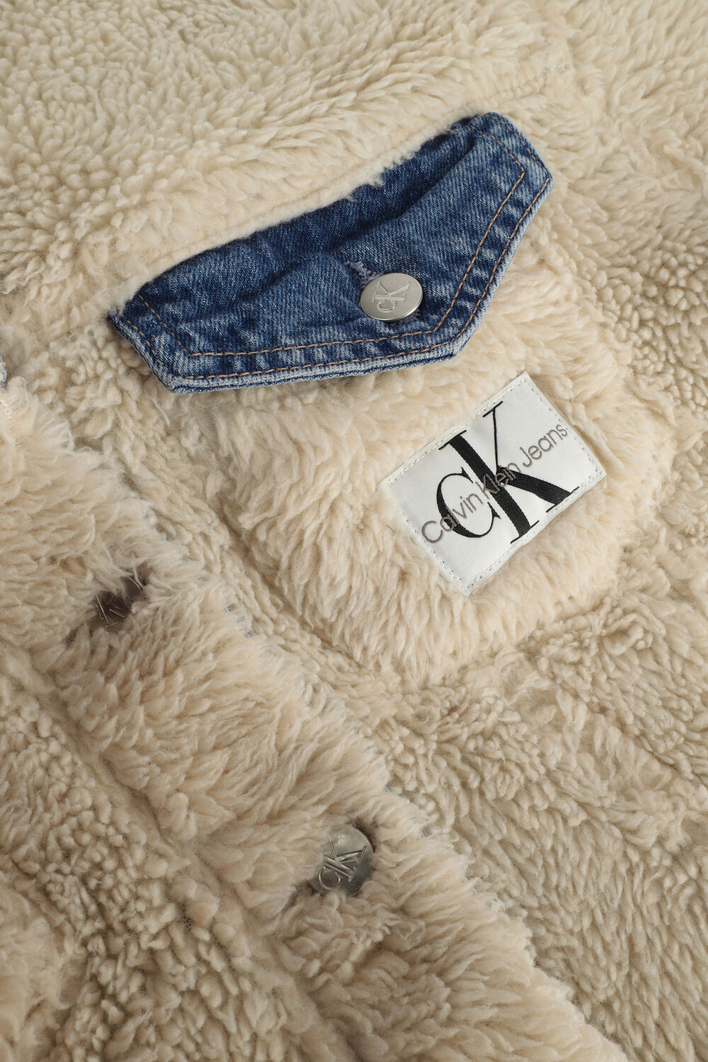 Blaue CALVIN KLEIN Jeansjacke REVERSIBLE SHERPA CROP DNM JKT - large