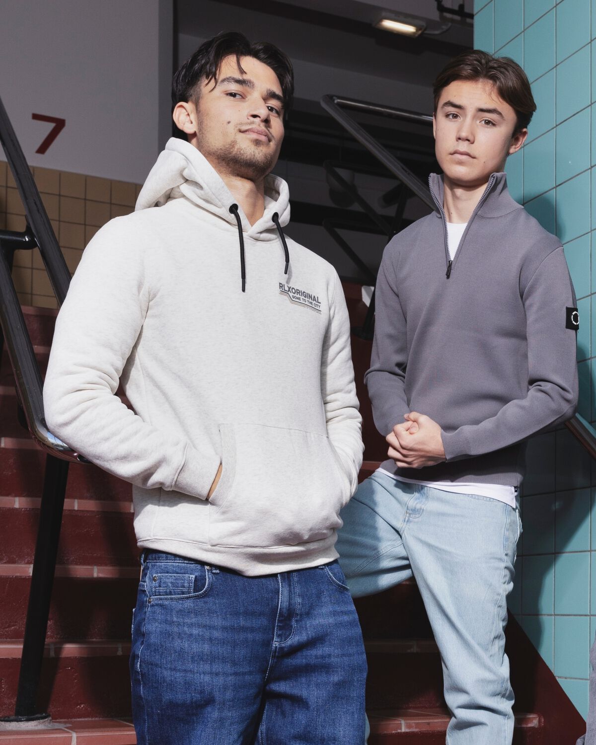 Graue RELLIX Sweatshirt HOODIE RLXORIGINAL BACKPRINT - large