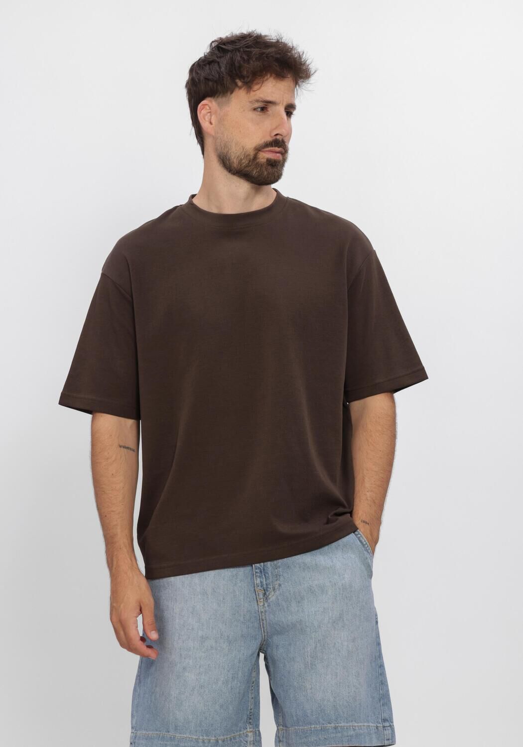 Braune SELECTED MEN T-shirt SLHLOOSEOSCAR SS O-NECK TEE NOOS - large