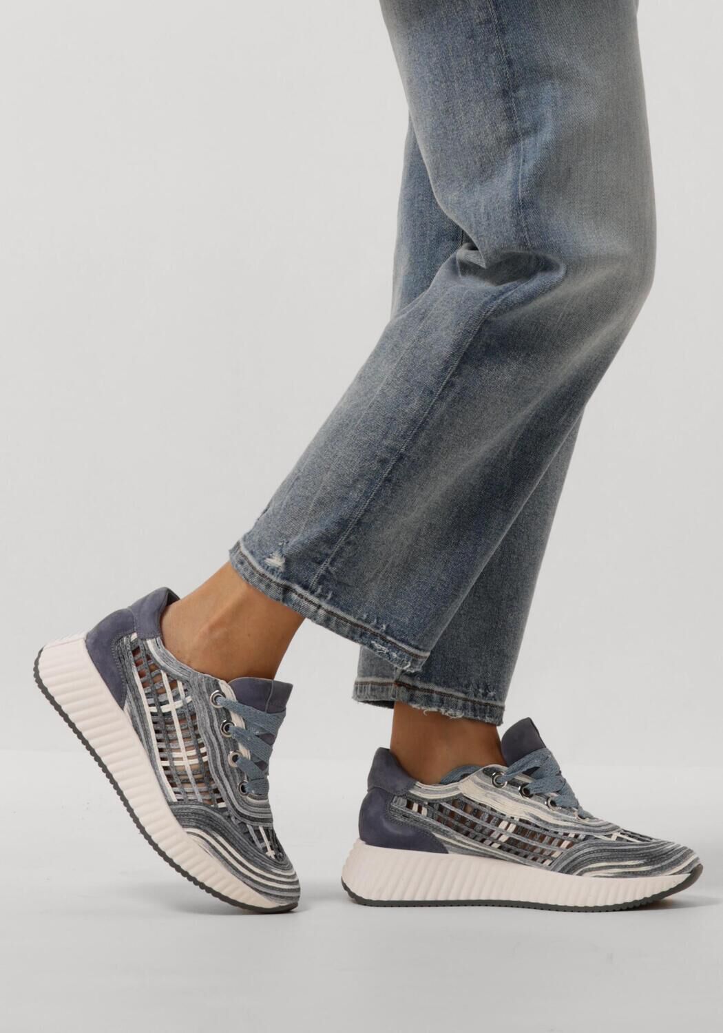 Blaue SOFTWAVES Sneaker Low 8.95.01 - large