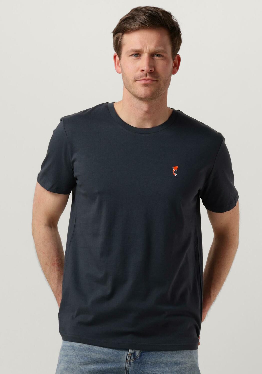 Graue STROM Clothing T shirt T SHIRT Omoda