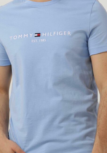 Hellblau TOMMY HILFIGER T-shirt TOMMY LOGO TEE - large