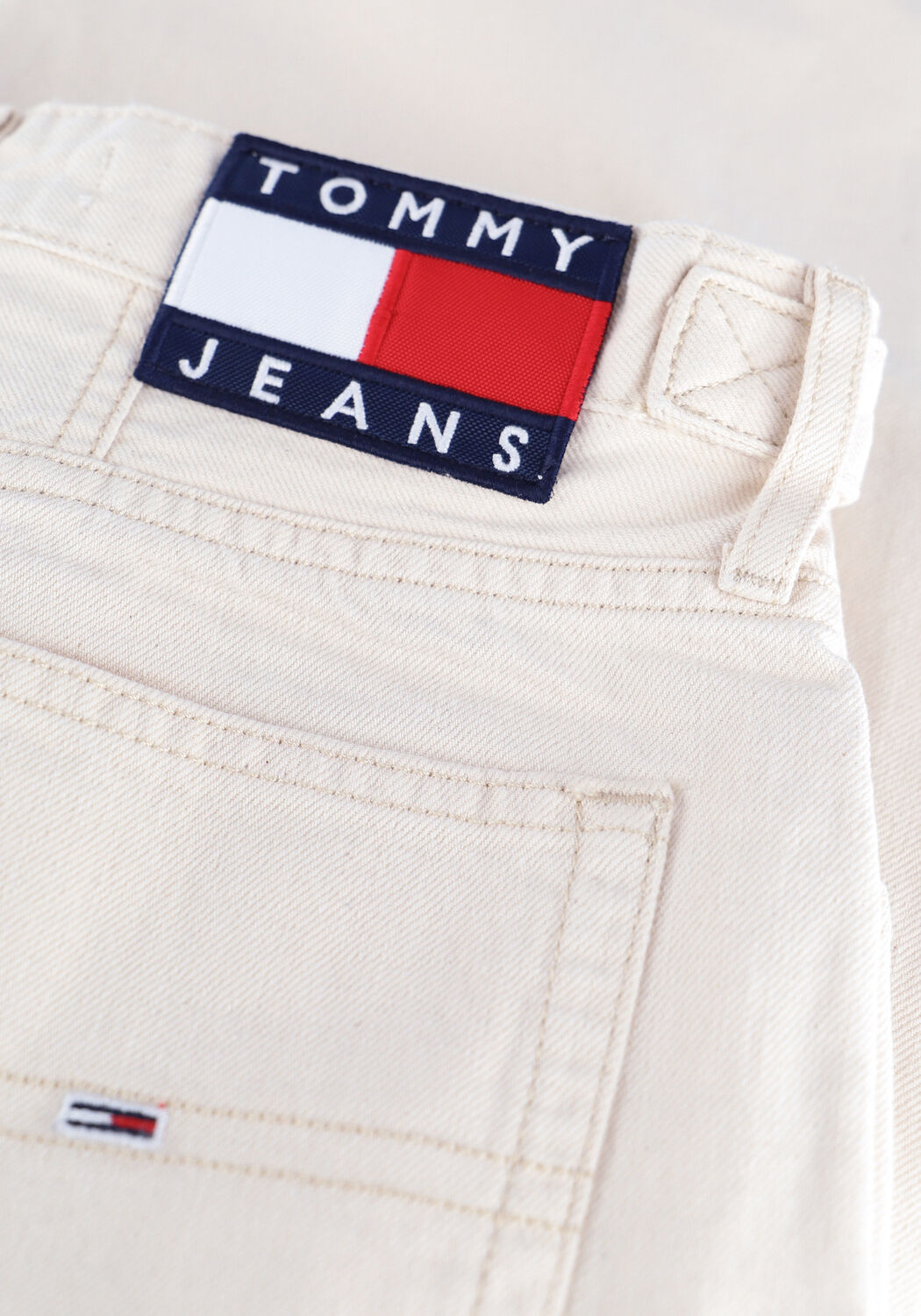 Nicht-gerade weiss TOMMY JEANS Mom jeans MOM JEAN SDTB UHR TPRD BE804 E - large