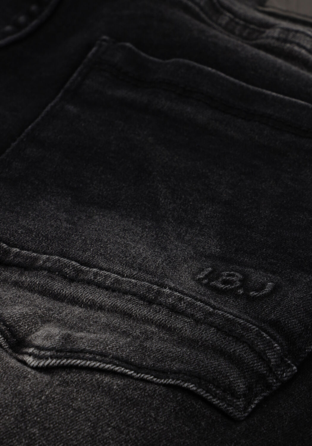 Schwarze INDIAN BLUE JEANS Kurze Hose BLACK ANDY SHORT - large