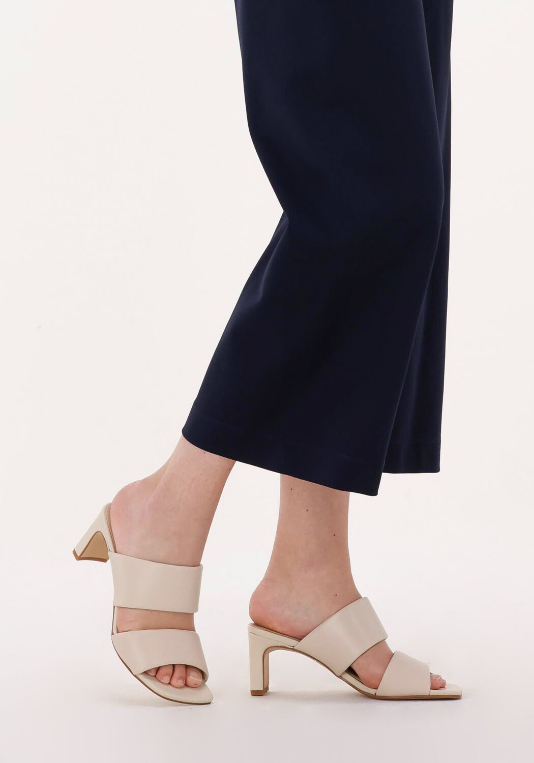 Beige VAGABOND SHOEMAKERS Mules LUISA MULE - large