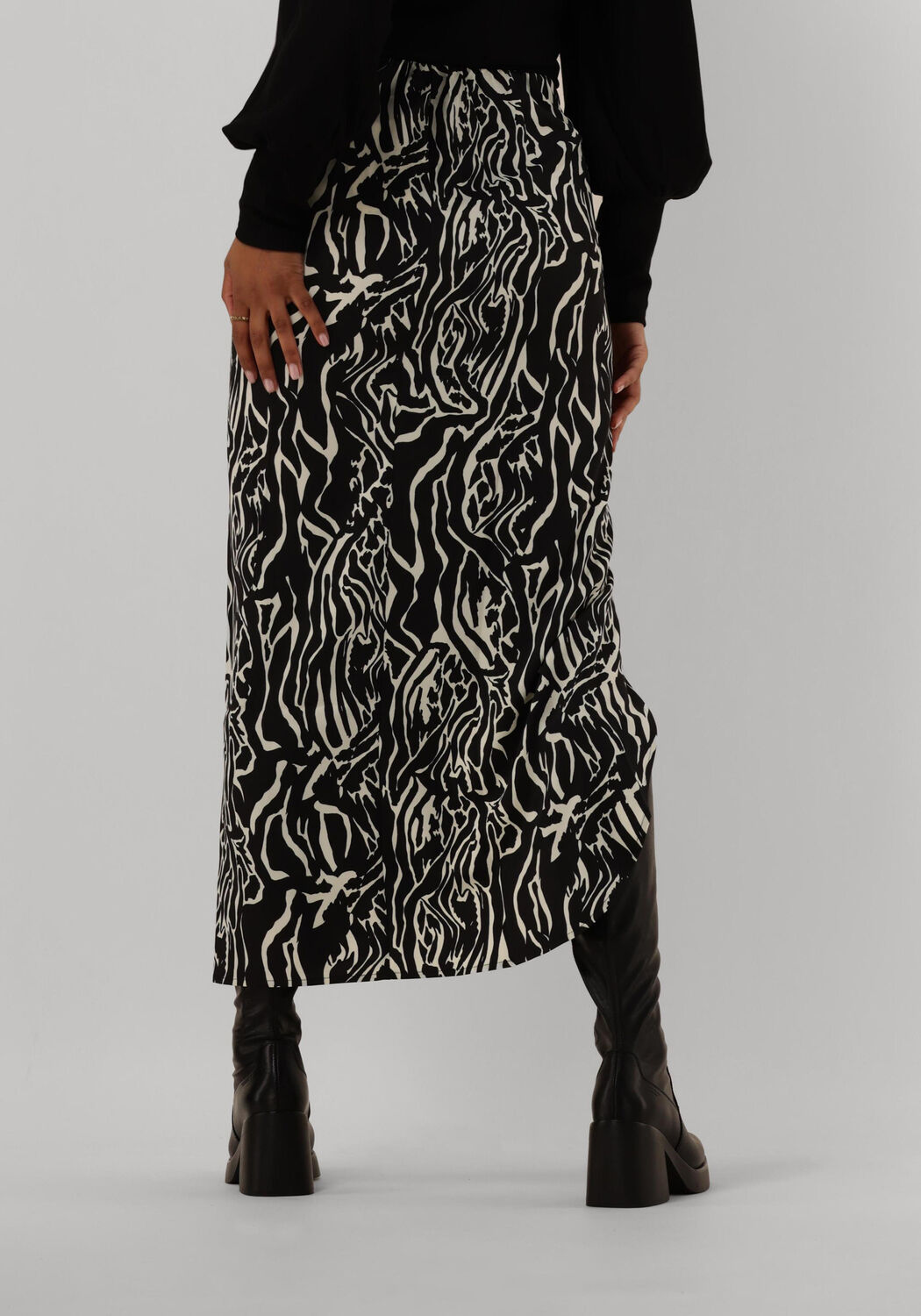 Schwarze GESTUZ Midirock BRAYAGZ P HW SKIRT - large