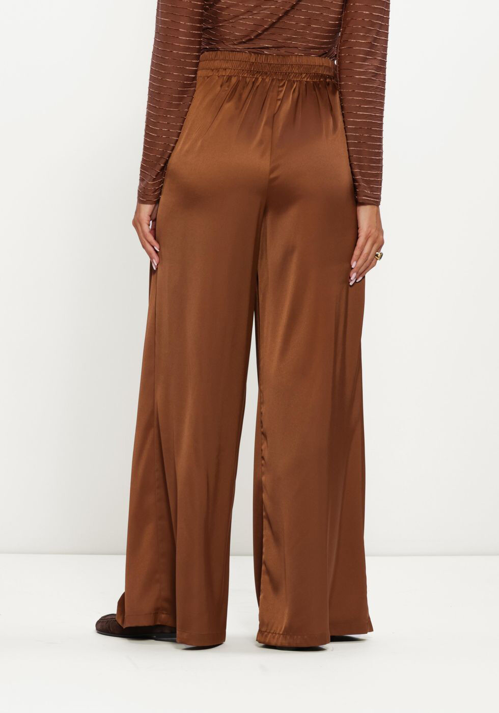 Braune NUKUS Weite Hose JUNE PANTS SHINY - large