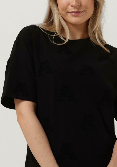 Schwarze ALIX THE LABEL T-shirt LADIES KNITTED A JACQUARD T-SHIRT - large