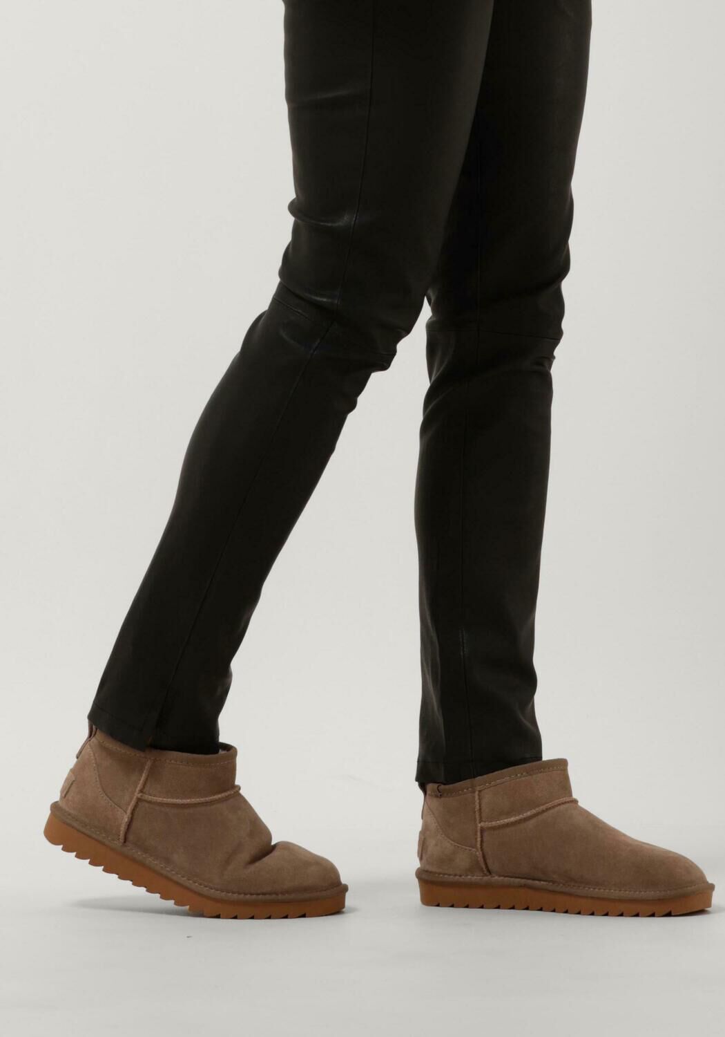 Taupe COLORS OF CALIFORNIA Winterstiefel SHORT WINTER BOOT - large