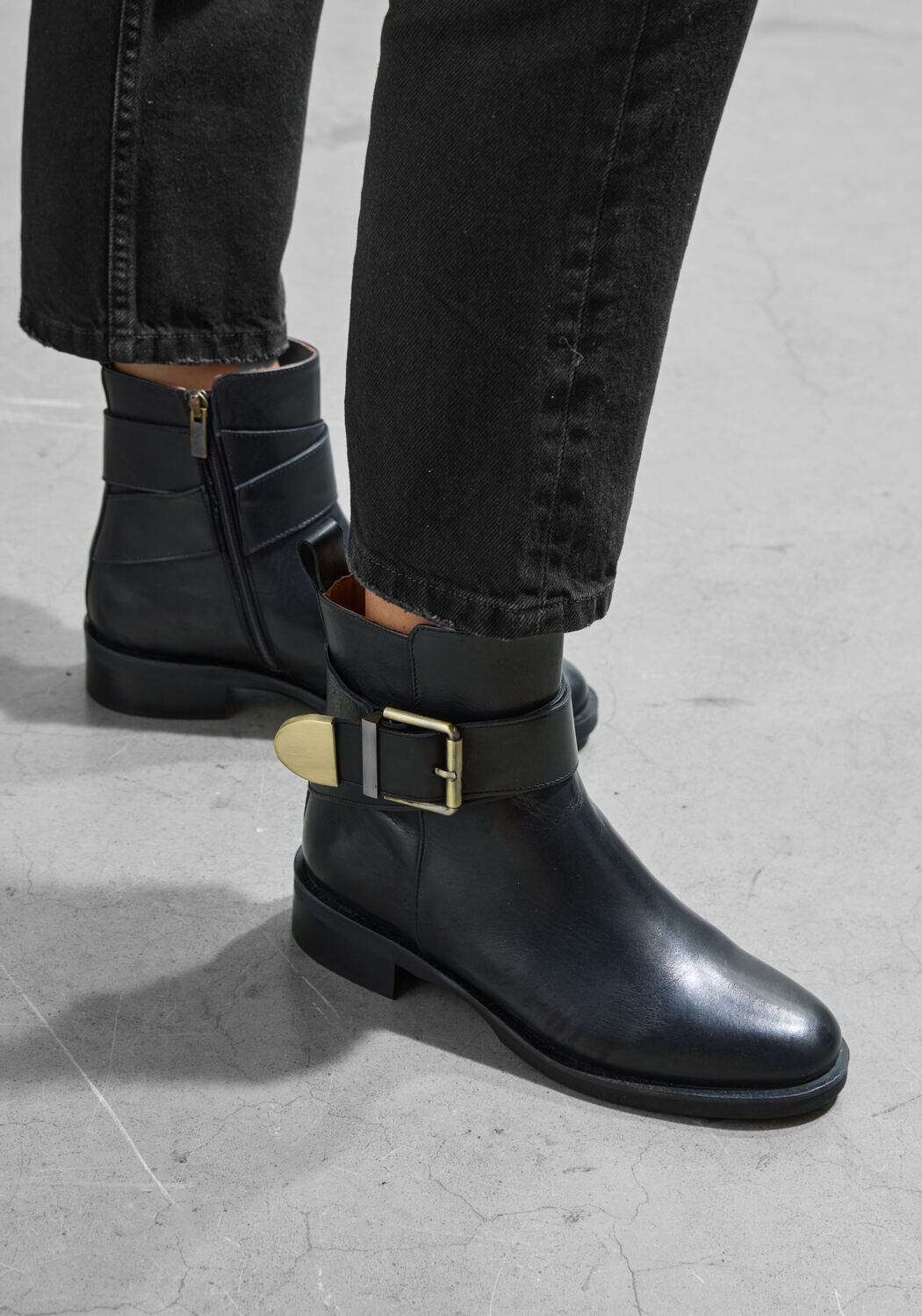 Schwarze LINA LOCCHI Stiefeletten 2232 - medium