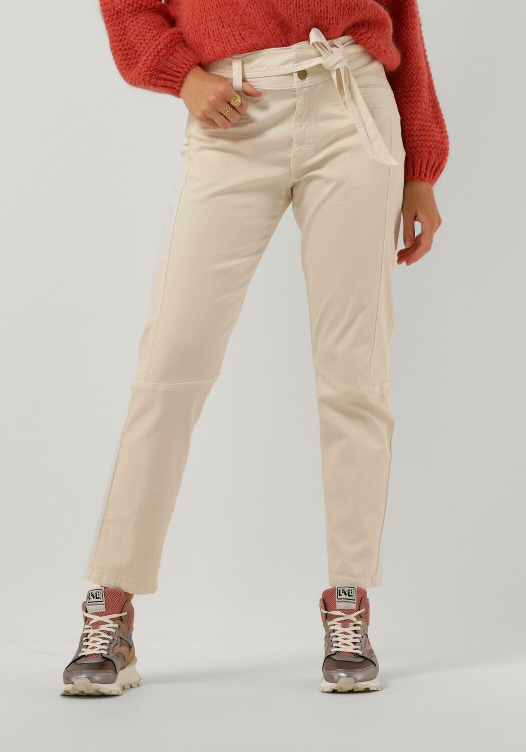 Tapered khaki jeans outlet