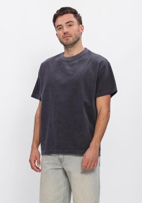 Graue ANERKJENDT T-shirt AKVILLADS CORDUROY SS TEE - large