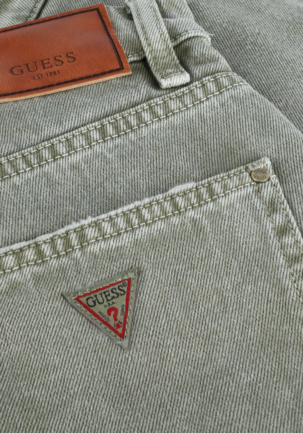 Graue GUESS Hosen MANILLA SHORT - large