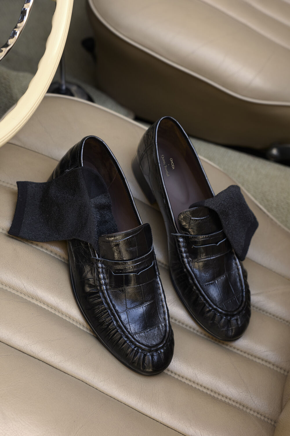Schwarze OMODA ATELIER Slipper OM-BEAU X QUINTY