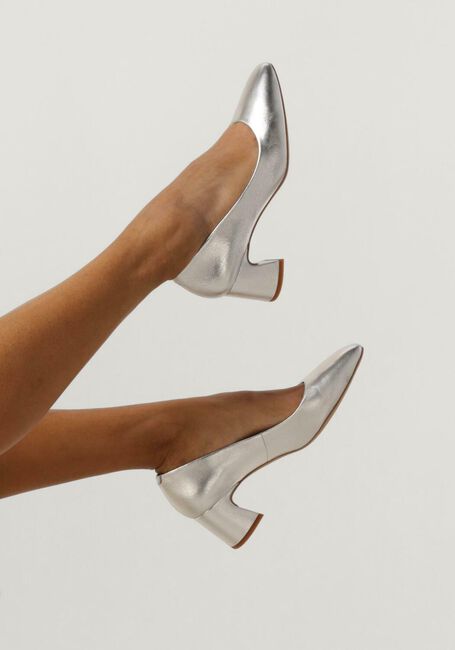 Silberne UNISA Pumps LESAT - large