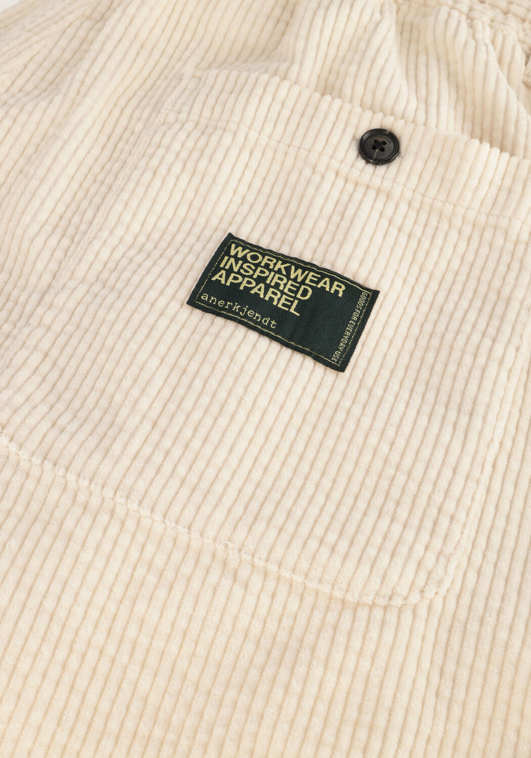 Nicht-gerade weiss ANERKJENDT Kurze Hose AKJAN CORDUROY SHORTS - large