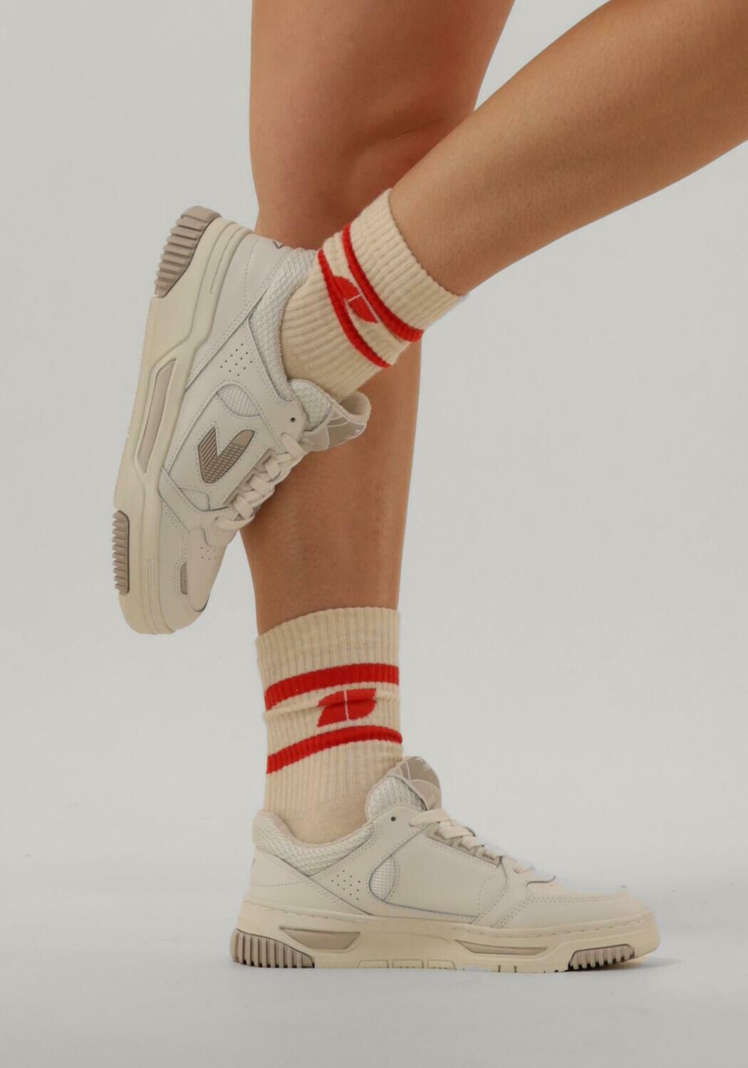 Wei&szlig;e HUB Sneaker Low THRILL - large