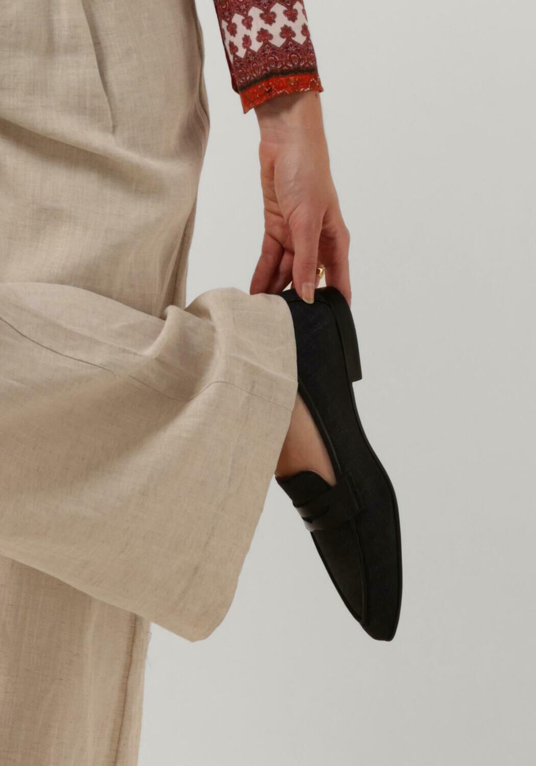 Schwarze AYANA Loafer 4943 - large